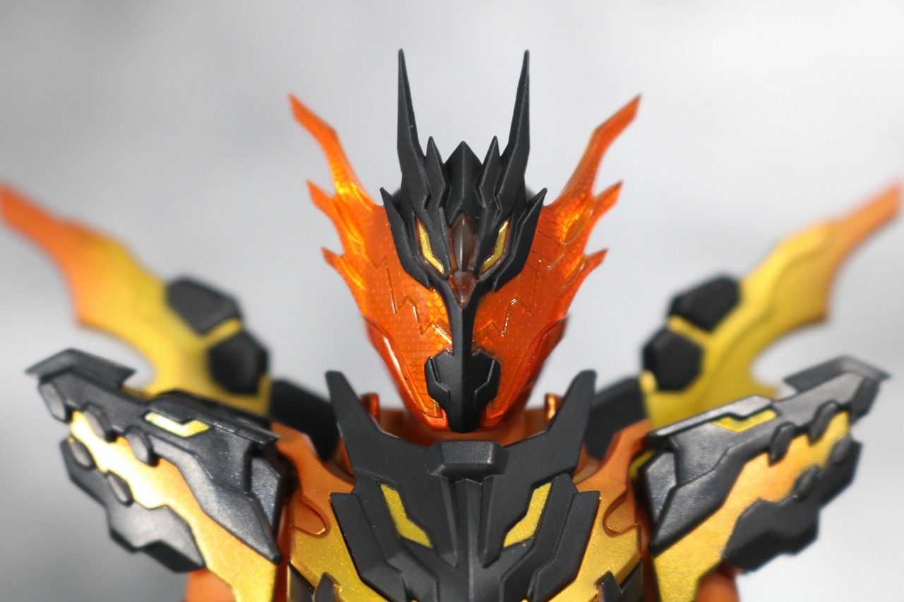 S.H.フィギュアーツ　仮面ライダークローズマグマ　レビュー　全身