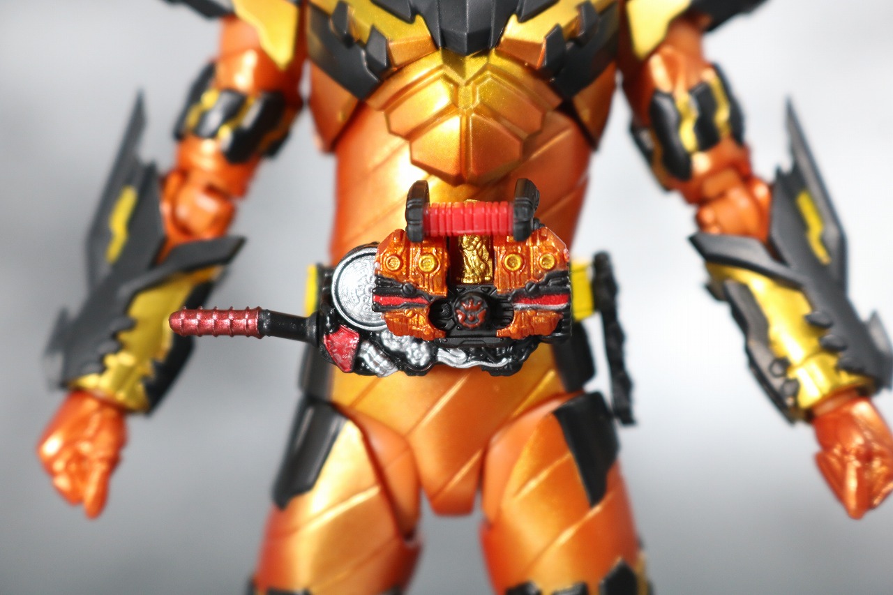 S.H.フィギュアーツ　仮面ライダークローズマグマ　レビュー　全身