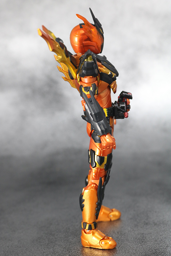 S.H.フィギュアーツ　仮面ライダークローズマグマ　レビュー　全身