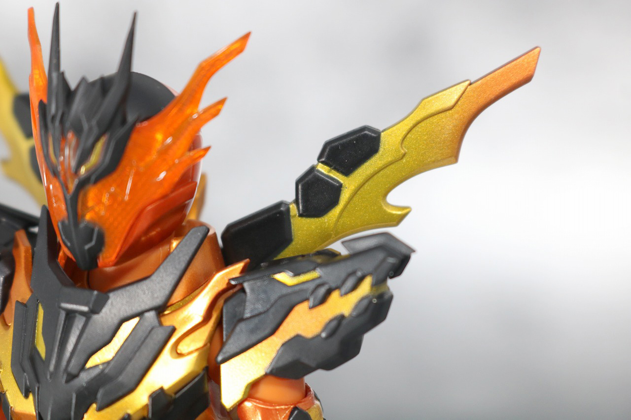 S.H.フィギュアーツ　仮面ライダークローズマグマ　レビュー　全身