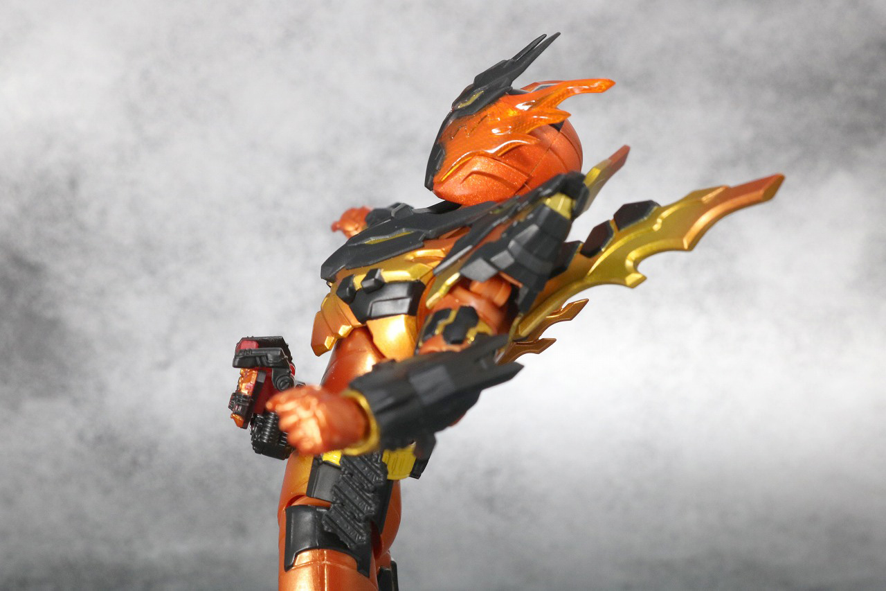 S.H.フィギュアーツ　仮面ライダークローズマグマ　レビュー　可動範囲