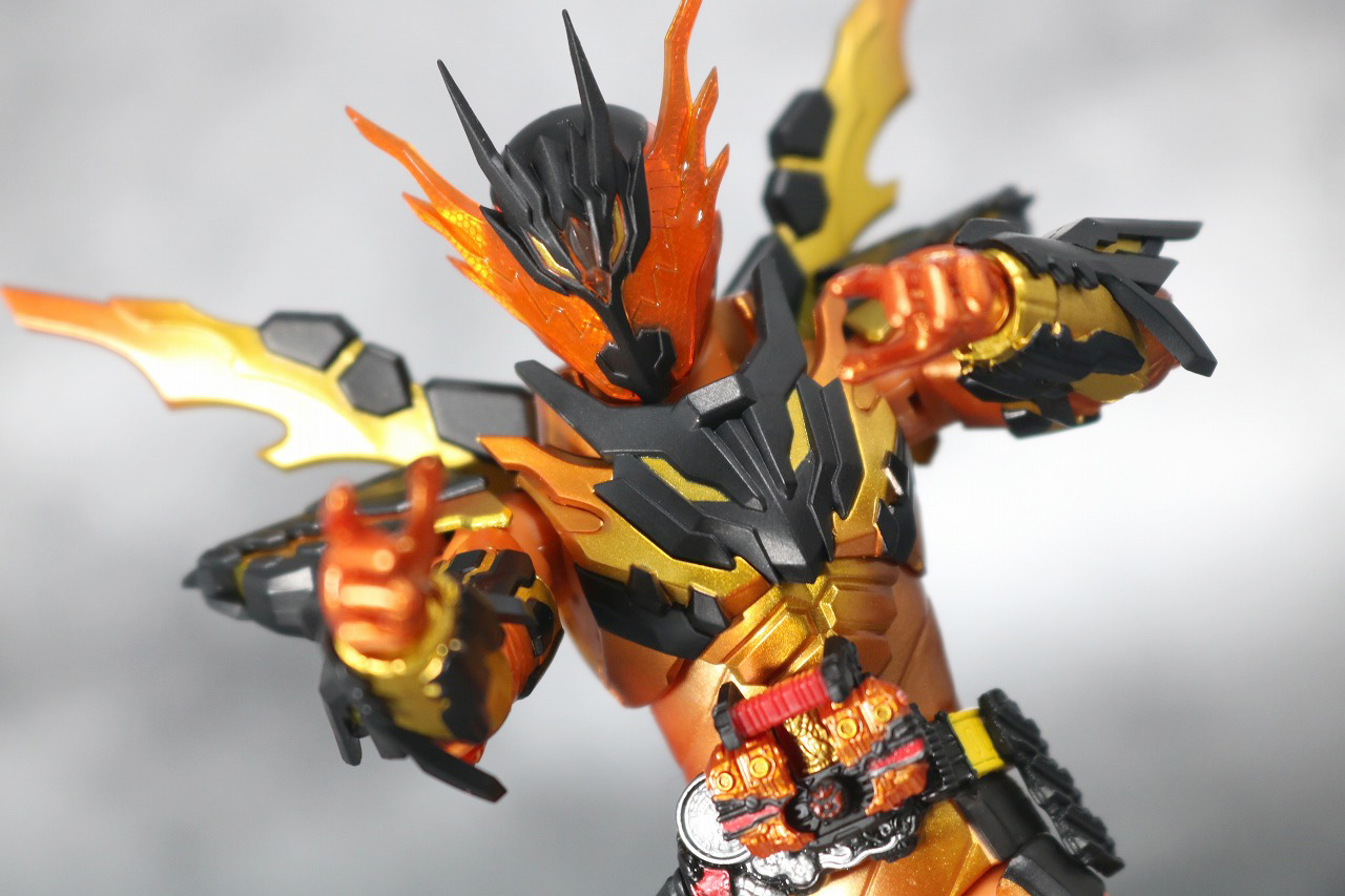 S.H.フィギュアーツ　仮面ライダークローズマグマ　レビュー　アクション