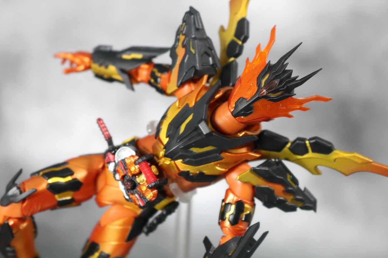 S.H.フィギュアーツ　仮面ライダークローズマグマ　レビュー　アクション