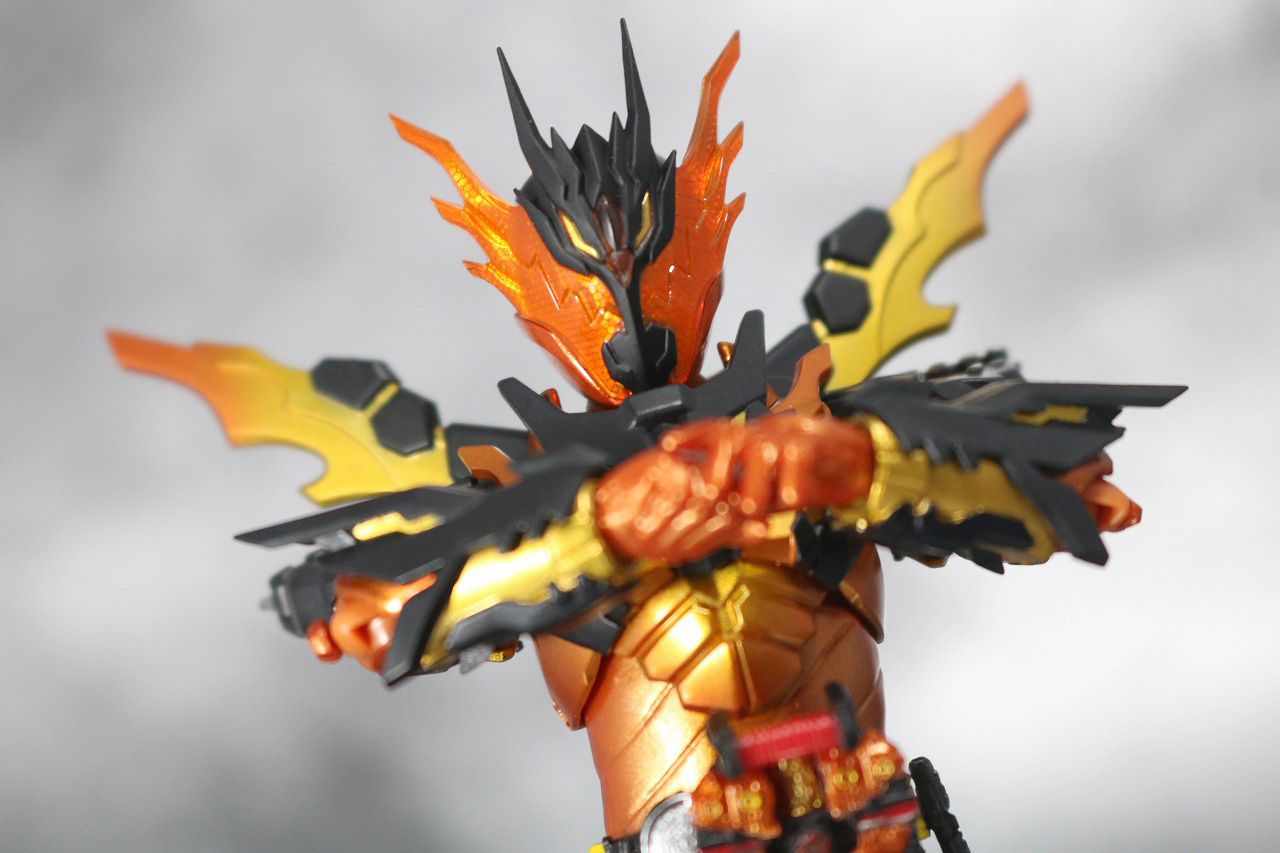 S.H.フィギュアーツ　仮面ライダークローズマグマ　レビュー　アクション