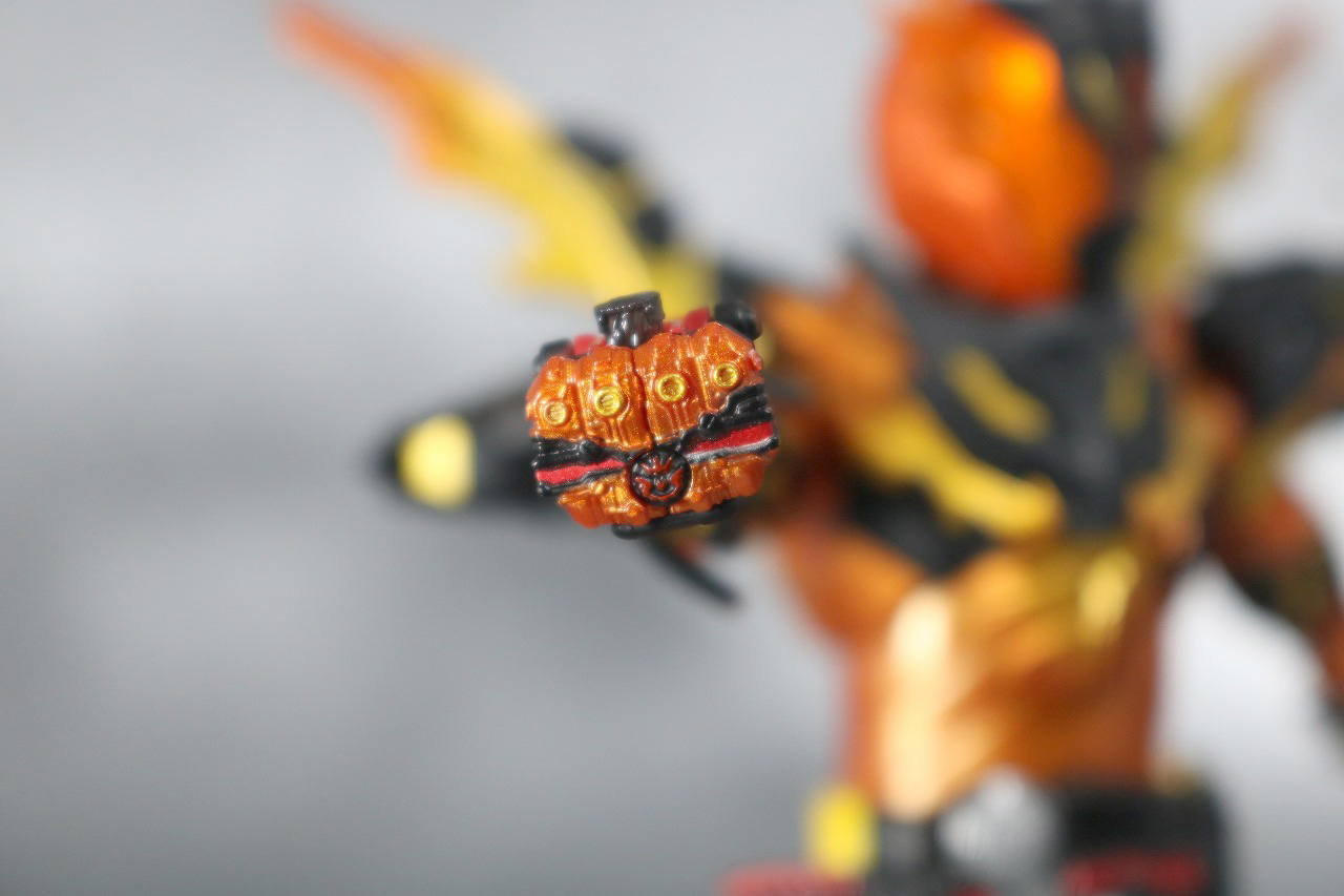 S.H.フィギュアーツ　仮面ライダークローズマグマ　レビュー　付属品　クローズマグマナックル