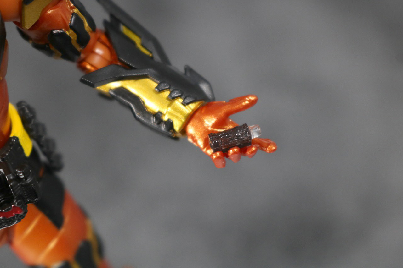 S.H.フィギュアーツ　仮面ライダークローズマグマ　レビュー　付属品　ドラゴンマグマフルボトル