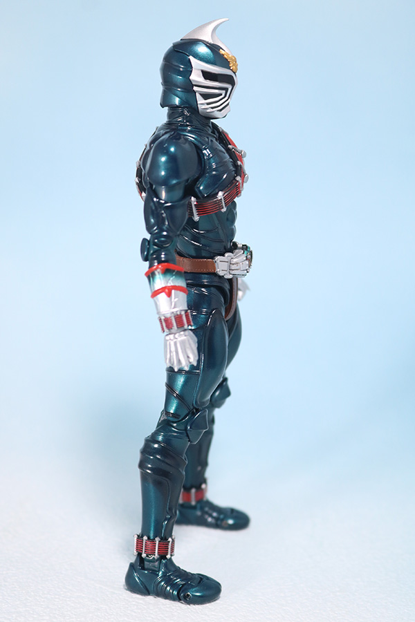 S.H.フィギュアーツ　仮面ライダー轟鬼　真骨彫製法　レビュー　全身