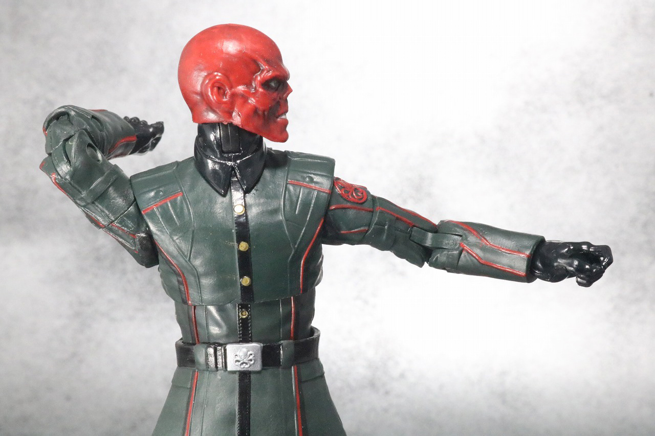 マーベルレジェンド　レッドスカル　レビュー　可動範囲