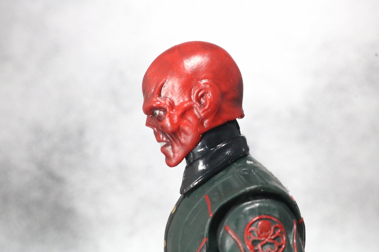 マーベルレジェンド　レッドスカル　レビュー　可動範囲