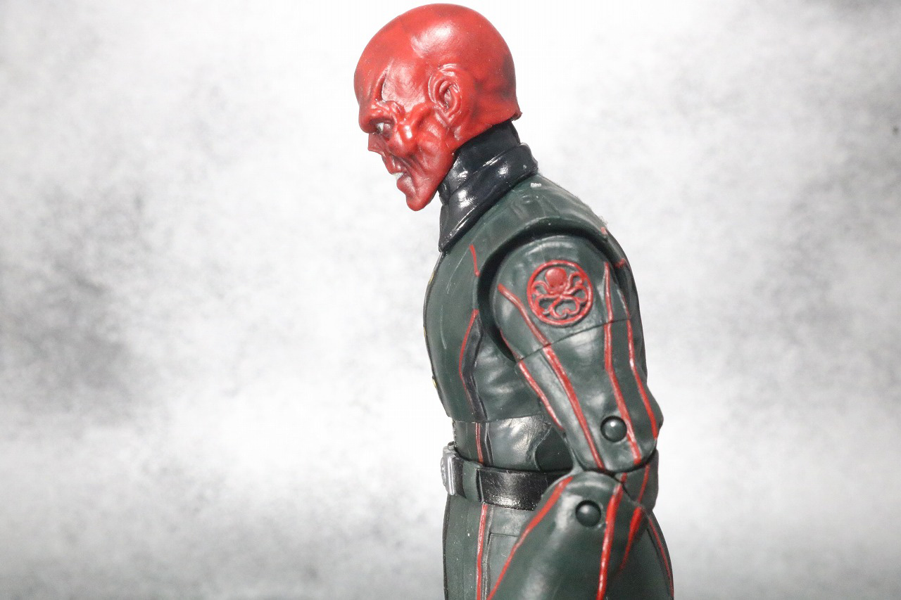 マーベルレジェンド　レッドスカル　レビュー　可動範囲