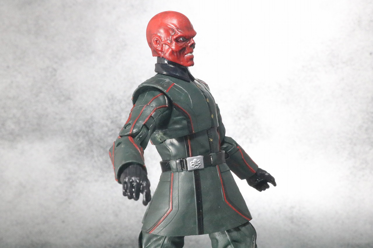 マーベルレジェンド　レッドスカル　レビュー　可動範囲