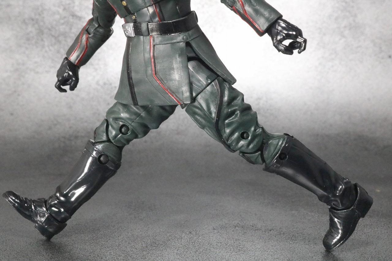 マーベルレジェンド　レッドスカル　レビュー　可動範囲