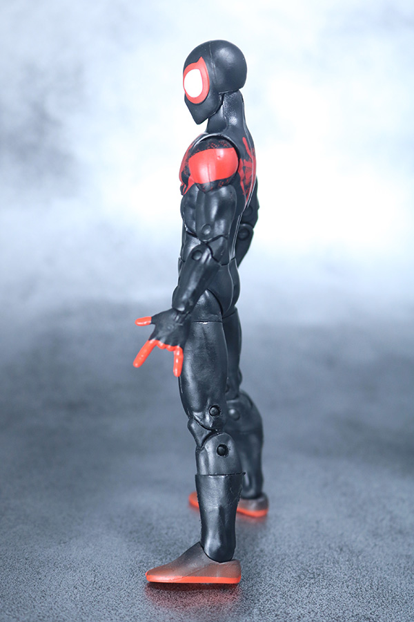 マーベルレジェンド　スパイダーマン　マイルス・モラレス　スパイダーバース　レビュー　全身