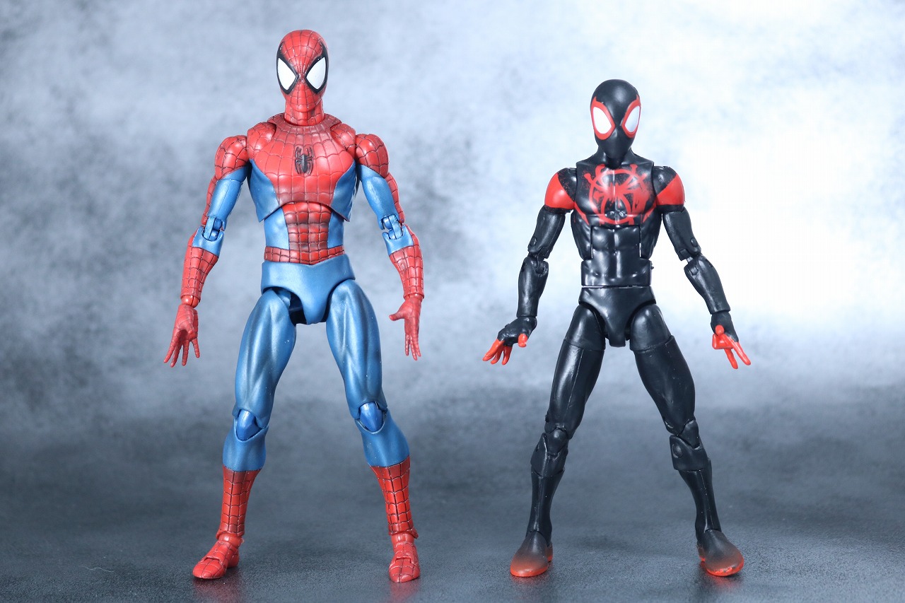 マーベルレジェンド　スパイダーマン　マイルス・モラレス　スパイダーバース　レビュー　全身　MAFEX　スパイダーマン　COMIC　比較