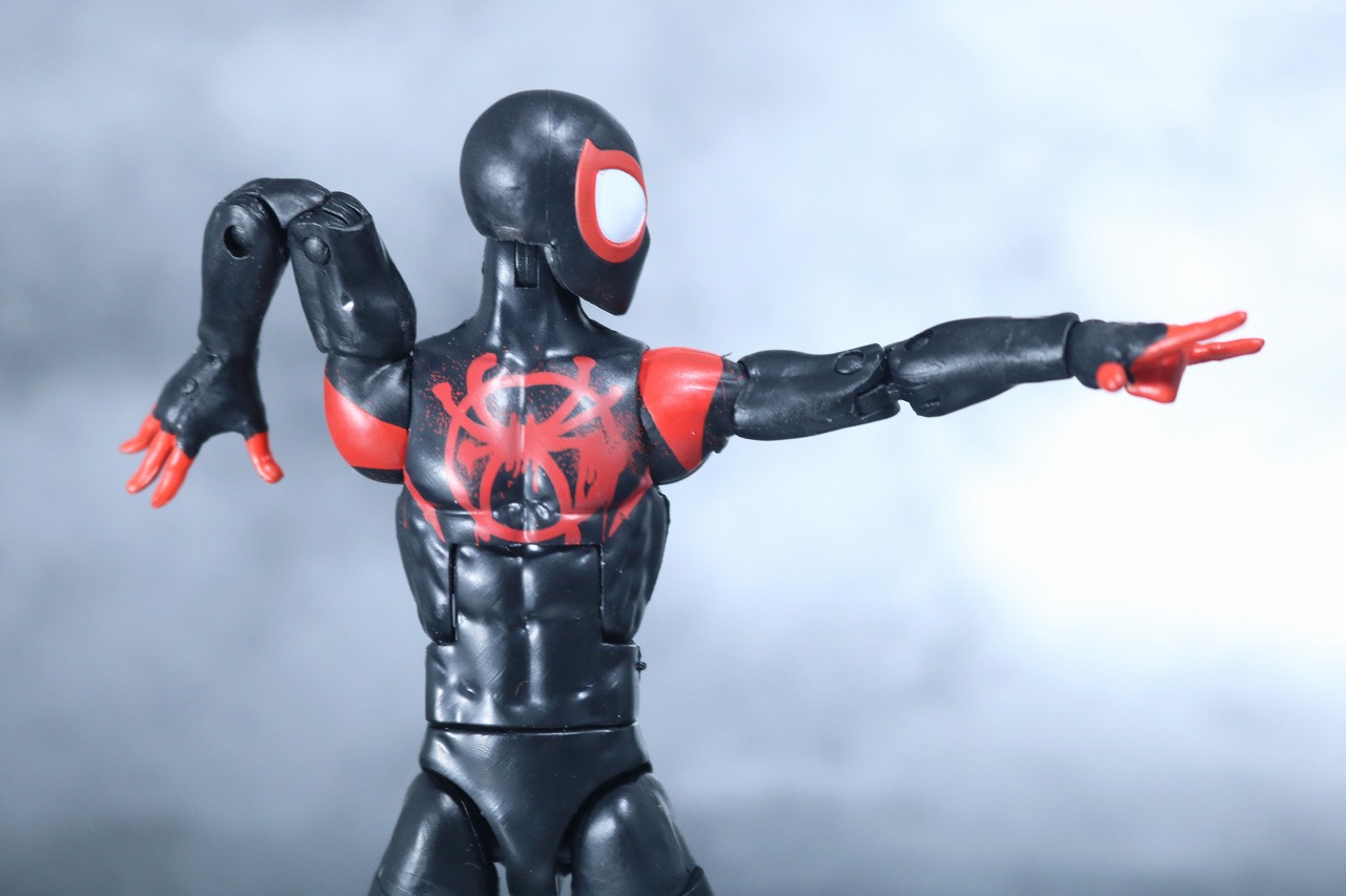 マーベルレジェンド　スパイダーマン　マイルス・モラレス　スパイダーバース　レビュー　可動範囲