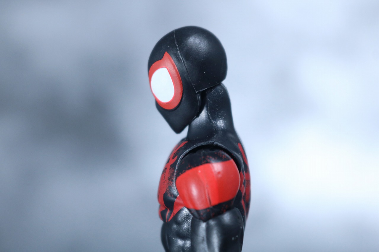 マーベルレジェンド　スパイダーマン　マイルス・モラレス　スパイダーバース　レビュー　可動範囲