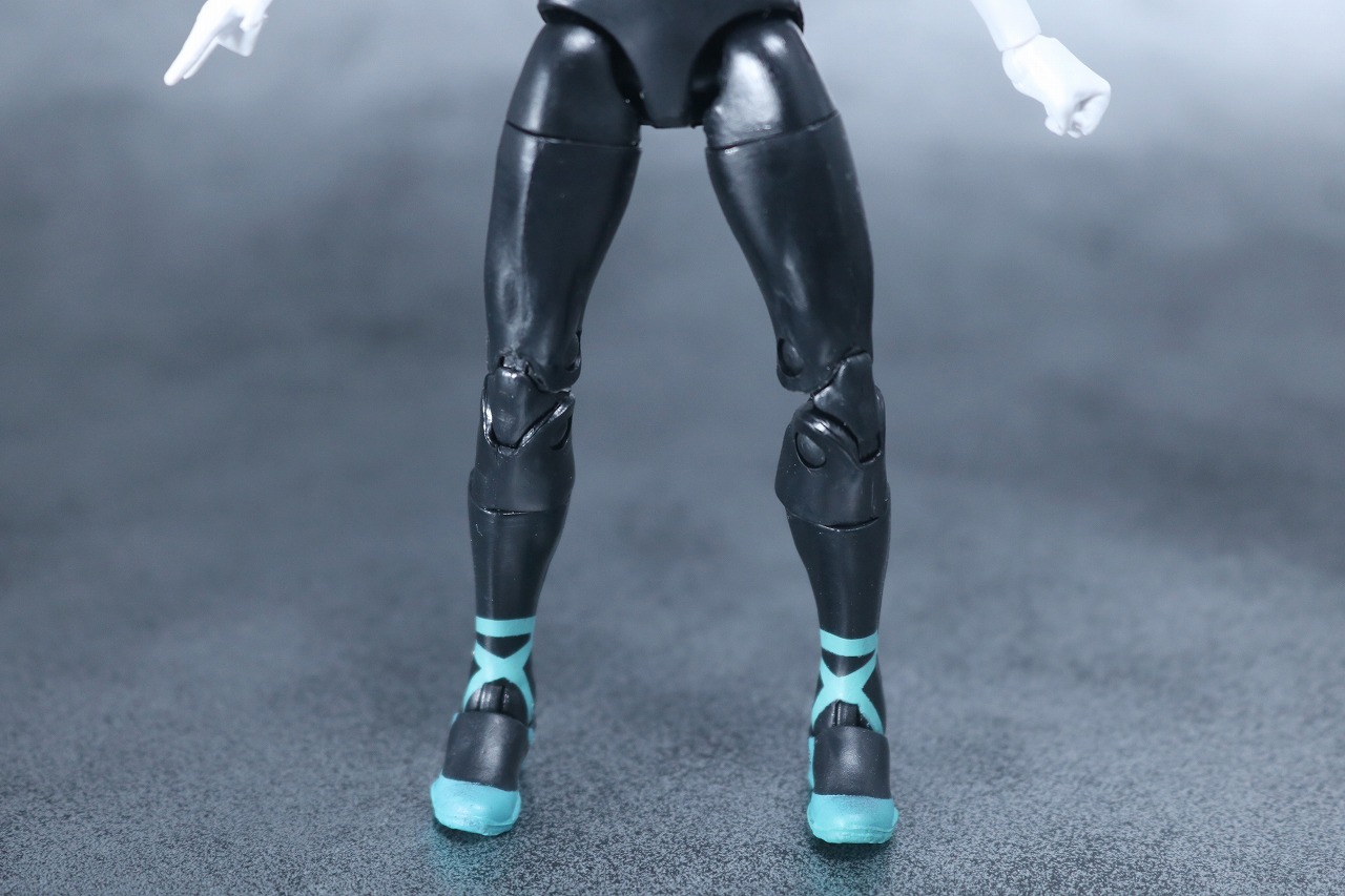 マーベルレジェンド　スパイダーグウェン　レビュー　スパイダーバース　全身