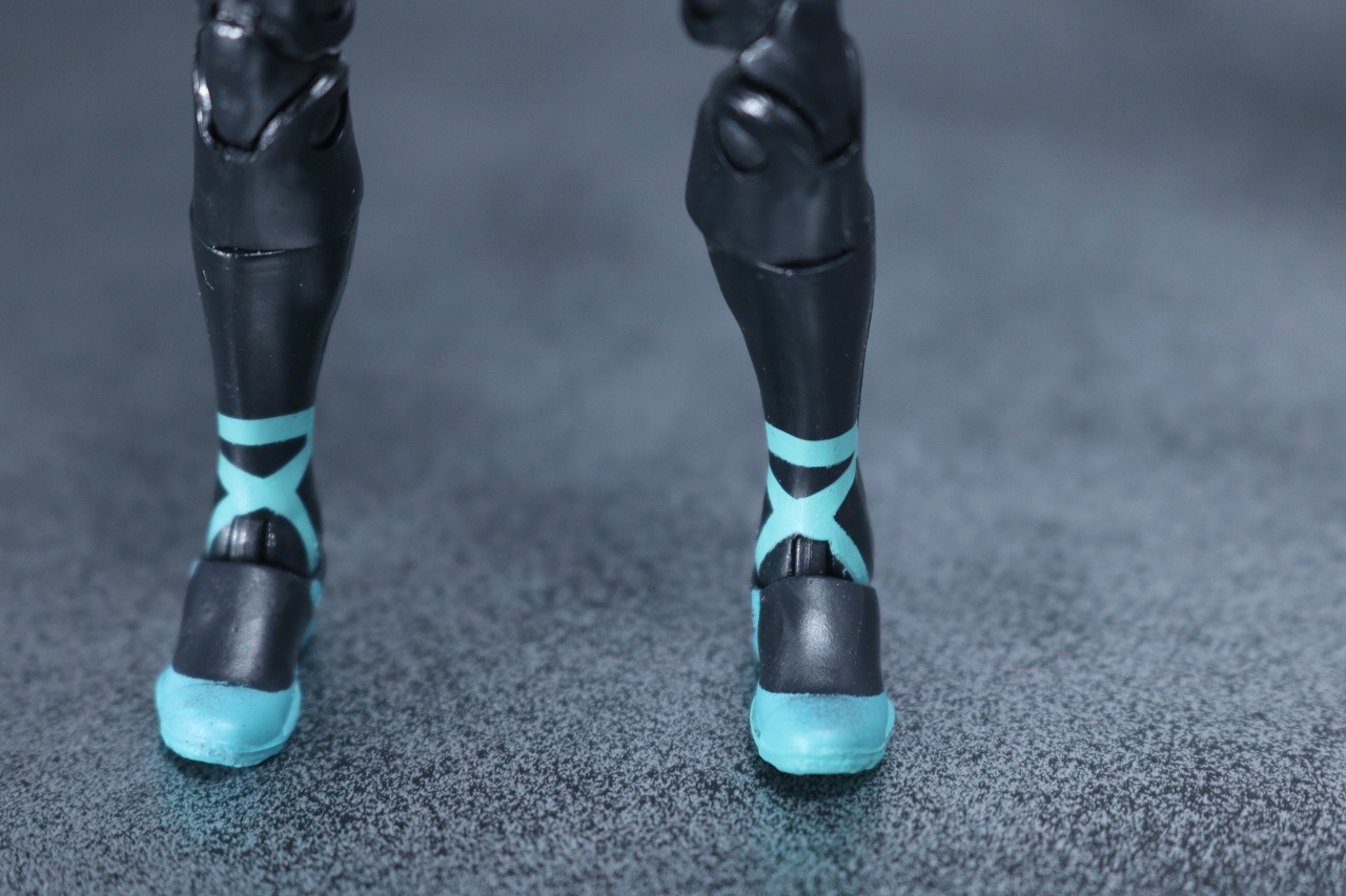 マーベルレジェンド　スパイダーグウェン　レビュー　スパイダーバース　全身