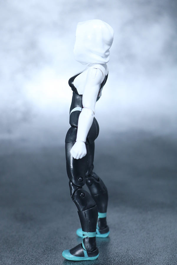 マーベルレジェンド　スパイダーグウェン　レビュー　スパイダーバース　全身