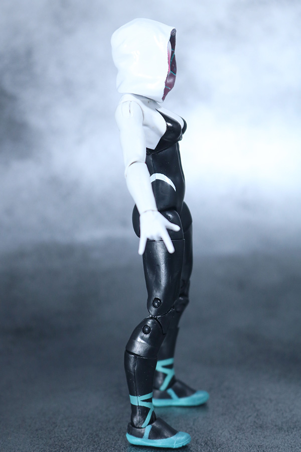 マーベルレジェンド　スパイダーグウェン　レビュー　スパイダーバース　全身