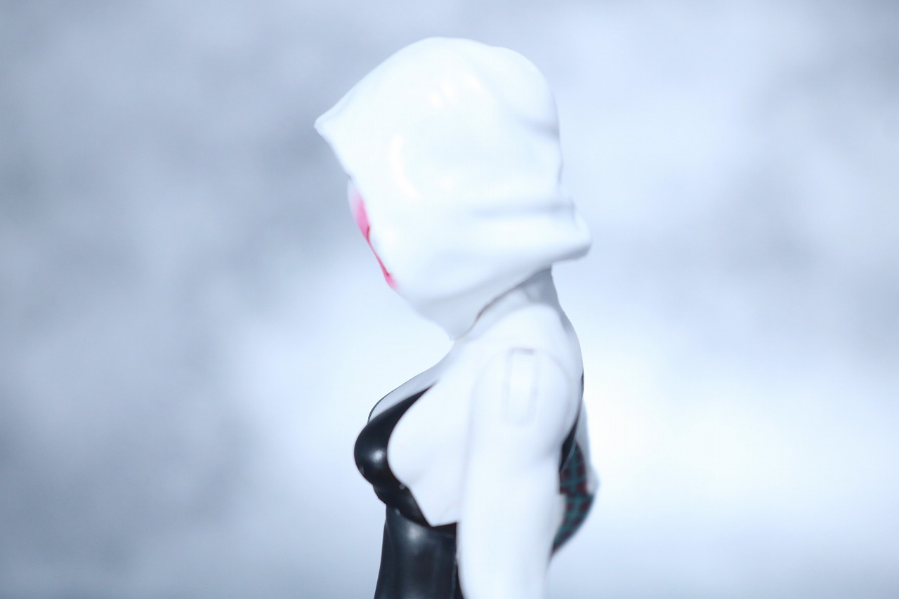 マーベルレジェンド　スパイダーグウェン　レビュー　スパイダーバース　可動範囲