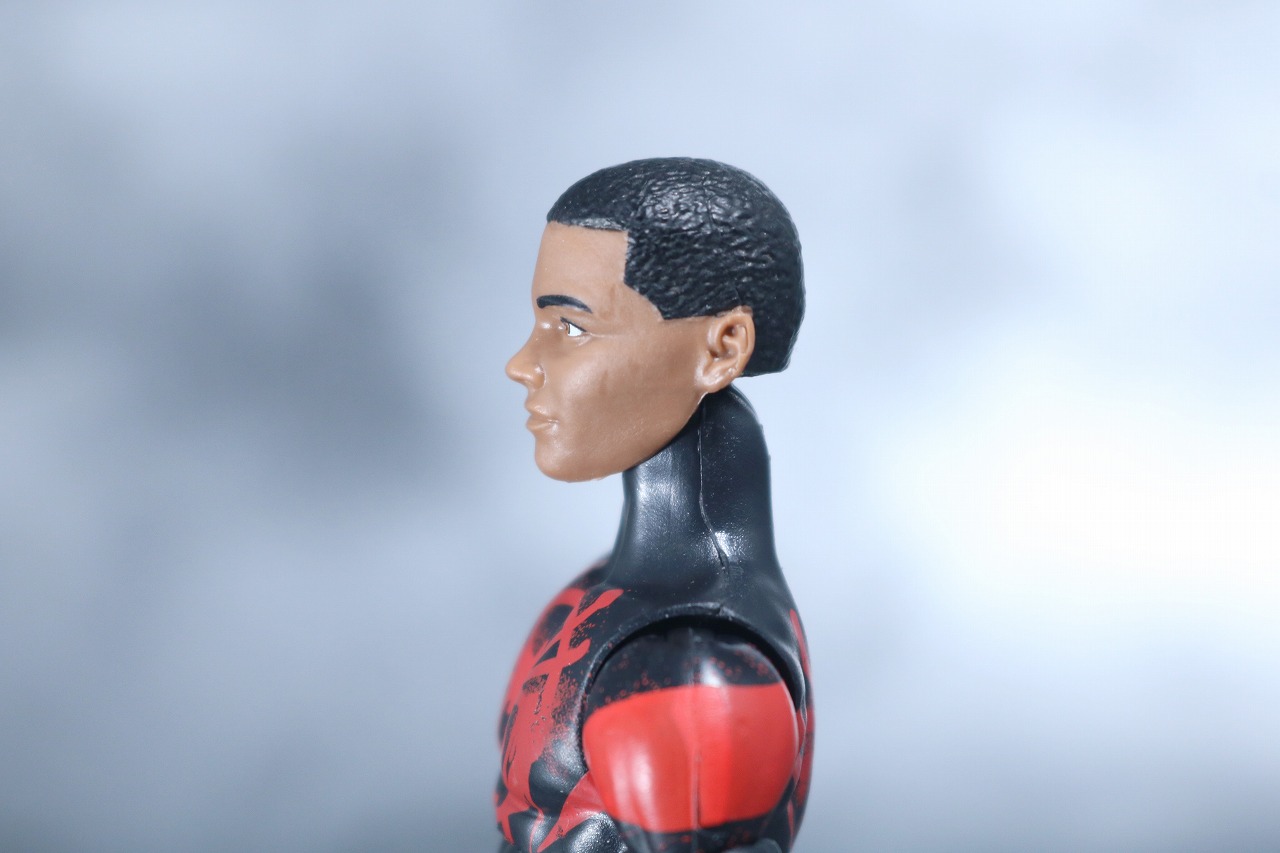 マーベルレジェンド　スパイダーマン　マイルス・モラレス　スパイダーバース　レビュー　付属品　素顔頭部