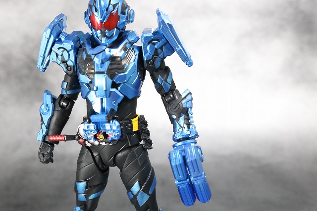 S.H.フィギュアーツ　仮面ライダーグリスブリザード　レビュー　全身