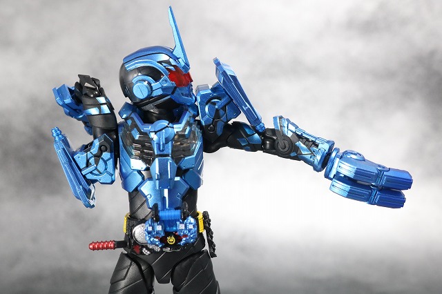 S.H.フィギュアーツ　仮面ライダーグリスブリザード　レビュー　可動範囲