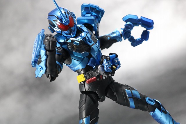 S.H.フィギュアーツ　仮面ライダーグリスブリザード　レビュー　アクション