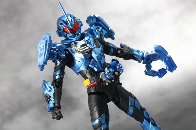 S.H.フィギュアーツ　仮面ライダーグリスブリザード　レビュー　アクション