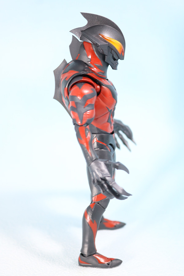 S.H.フィギュアーツ　ウルトラマンベリアル　レビュー　全身