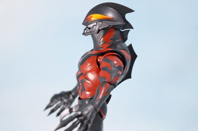 S.H.フィギュアーツ　ウルトラマンベリアル　レビュー　可動範囲