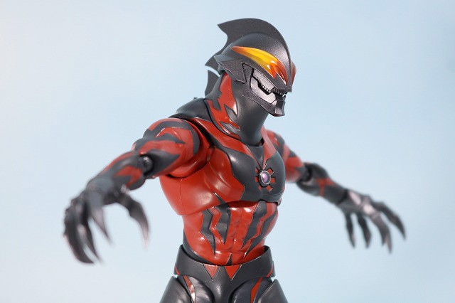 S.H.フィギュアーツ　ウルトラマンベリアル　レビュー　可動範囲