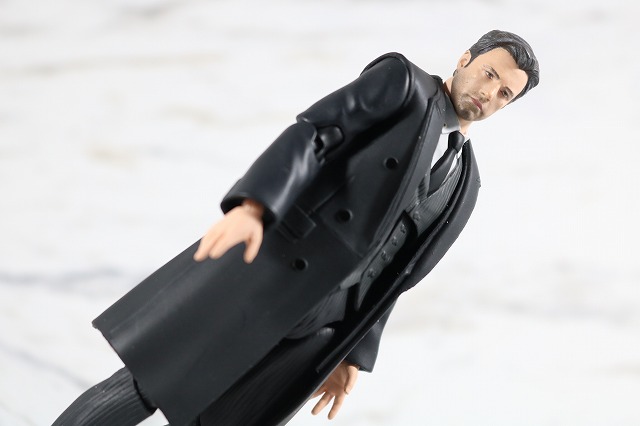 MAFEX　ブルース・ウェイン　ジャスティスリーグ　レビュー　アクション