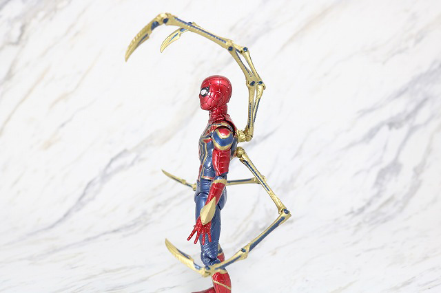 MAFEX　アイアン　スパイダーマン　レビュー　付属品　ピンサー