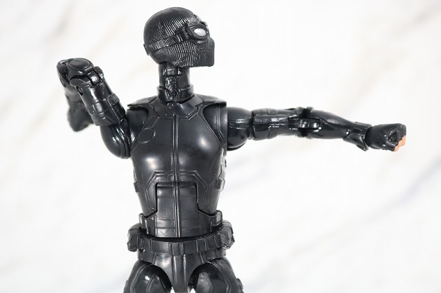 マーベルレジェンド　スパイダーマン　ステルスーツ　レビュー　可動範囲