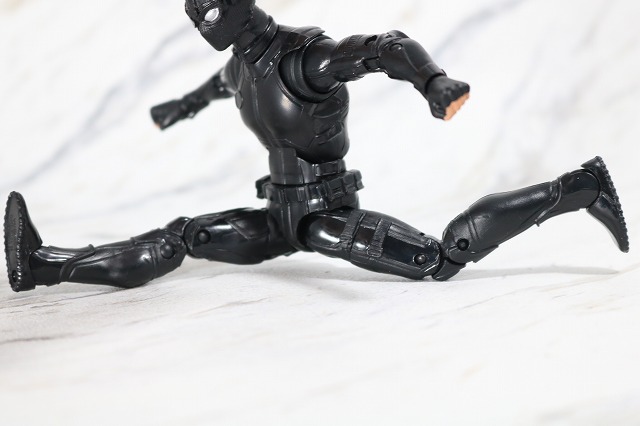 マーベルレジェンド　スパイダーマン　ステルスーツ　レビュー　可動範囲