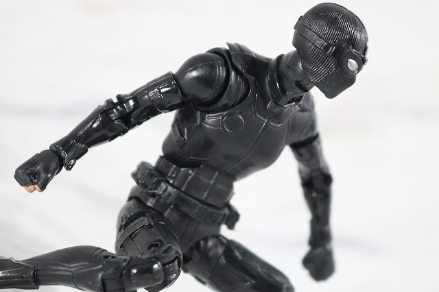 マーベルレジェンド　スパイダーマン　ステルスーツ　レビュー　アクション