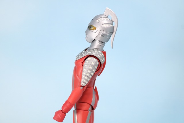 S.H.フィギュアーツ　ウルトラセブン　レビュー　可動範囲