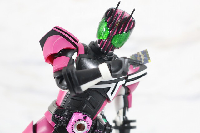 S.H.フィギュアーツ　仮面ライダーディケイド（ネオディケイドライバーVer.）　真骨彫製法　レビュー