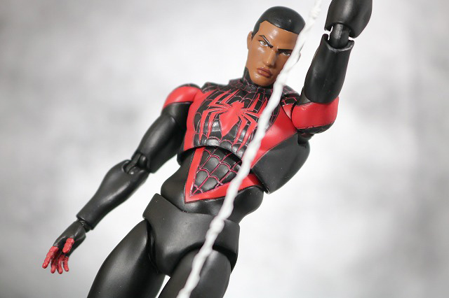 MAFEX　スパイダーマン　マイルス・モラレス　アクション