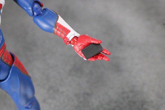 S.H.フィギュアーツ　スパイダーマン アドバンス・スーツ（Marvel's Spider-Man）　レビュー　付属品　スマートフォン