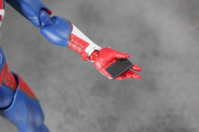 S.H.フィギュアーツ　スパイダーマン アドバンス・スーツ（Marvel's Spider-Man）　レビュー　付属品　スマートフォン