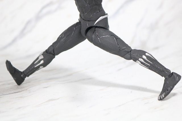 MAFEX　ブラックパンサー　レビュー　可動範囲