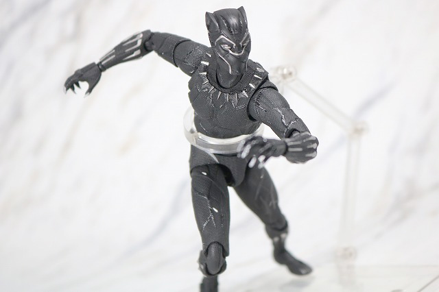 MAFEX　ブラックパンサー　レビュー　アクション