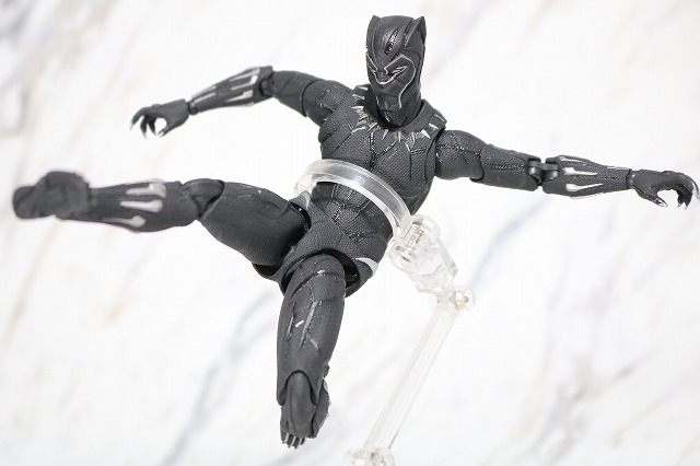 MAFEX　ブラックパンサー　レビュー　アクション
