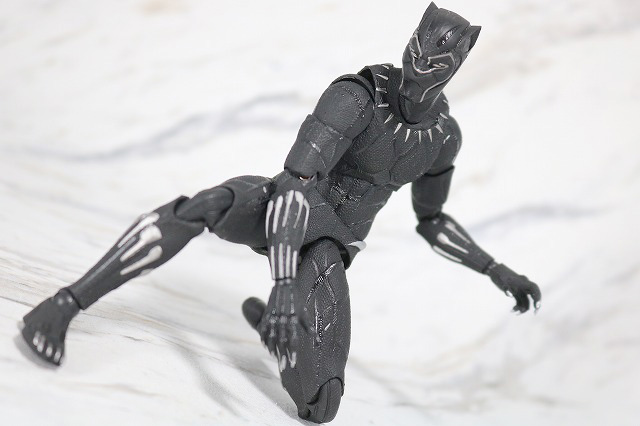 MAFEX　ブラックパンサー　レビュー　アクション