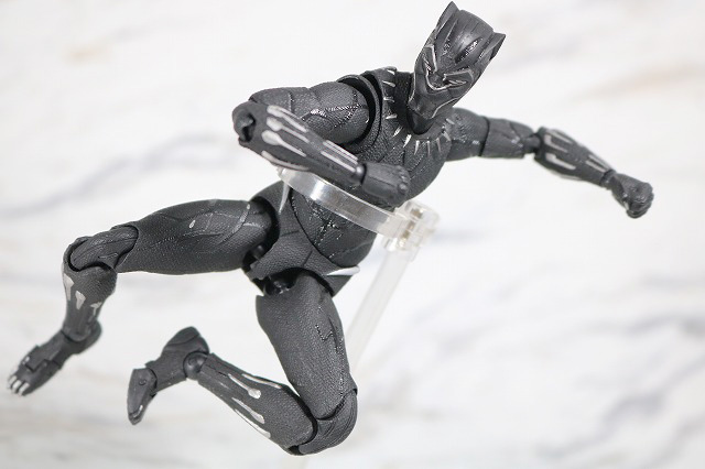MAFEX　ブラックパンサー　レビュー　アクション