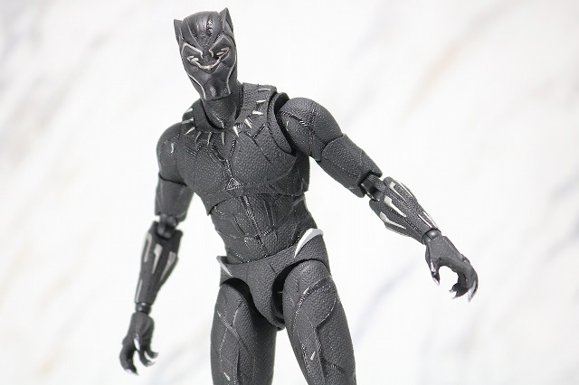 MAFEX　ブラックパンサー　レビュー　アクション