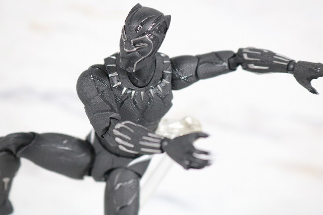 MAFEX　ブラックパンサー　レビュー　アクション